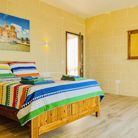 Danny House * Nadur