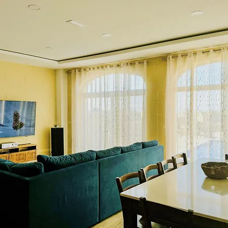 Danny House Villa *
